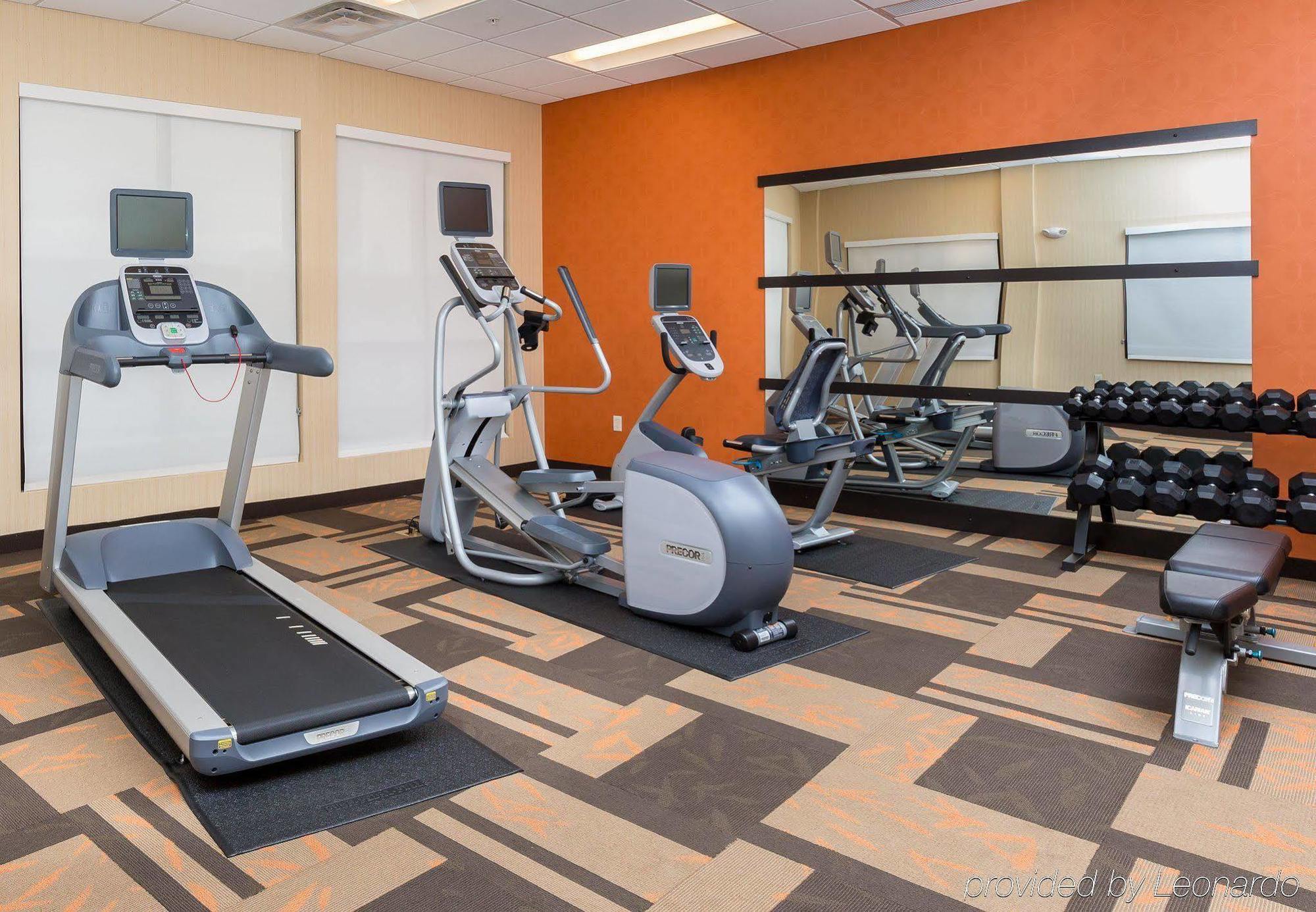 Courtyard By Marriott Bismarck North Hotel Exterior foto