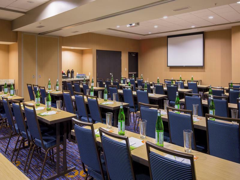 Courtyard By Marriott Bismarck North Hotel Exterior foto
