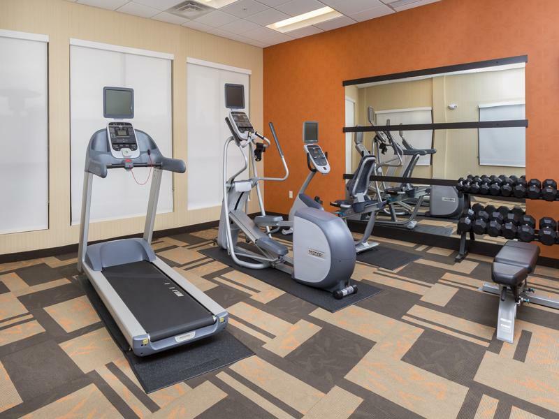 Courtyard By Marriott Bismarck North Hotel Exterior foto